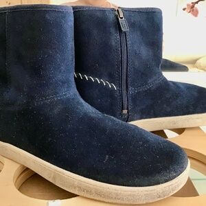 FINAL MARKDOWN - NWOB - UGG Kids Boot